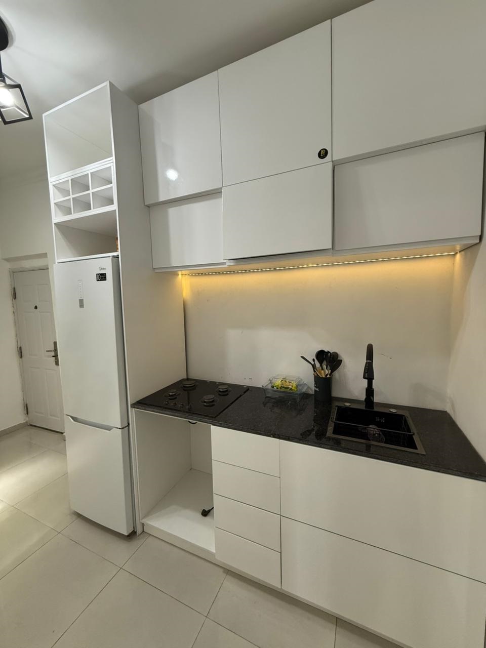 Cozinha planejada moderna sob medida.