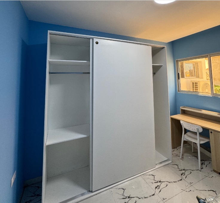 Guarda-roupa planejado moderno.